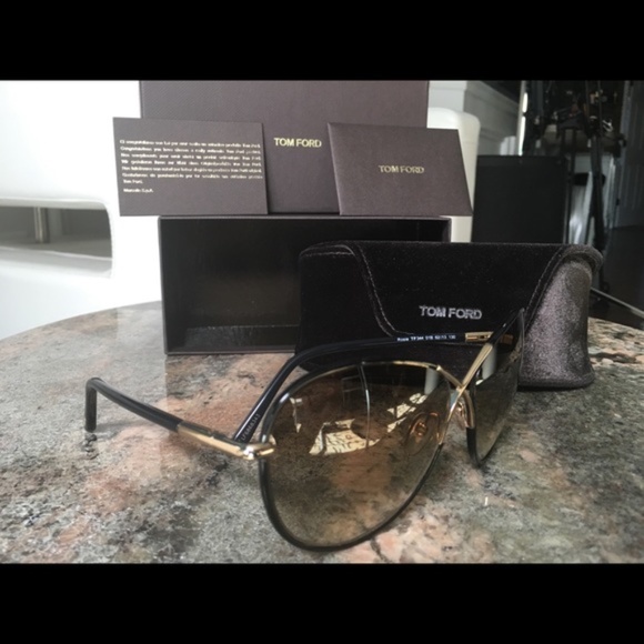 TOM FORD ‘Rosie’ Black/Gold Women’s Sunglasses - Picture 4 of 8